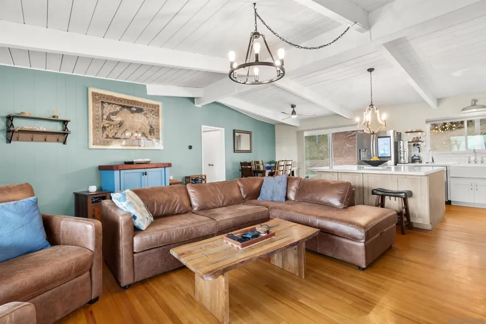 163 Ocean View Vista, CA 92084