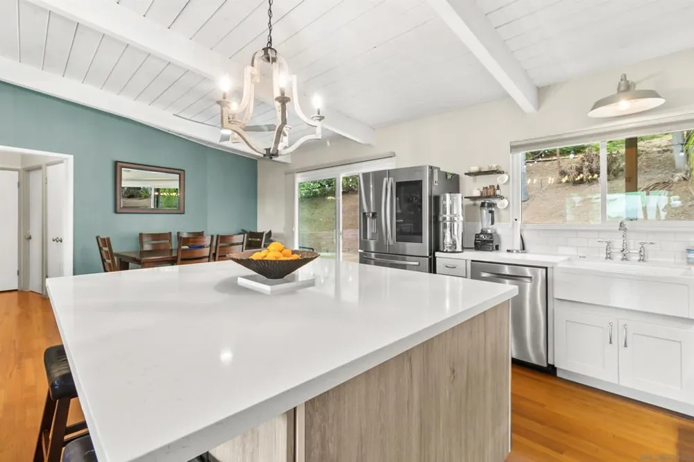 163 Ocean View Vista, CA 92084