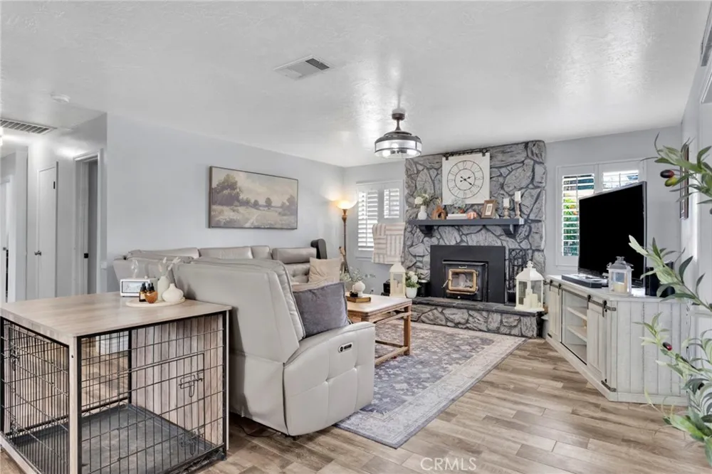 11846 Ivy Avenue Hesperia, CA 92345