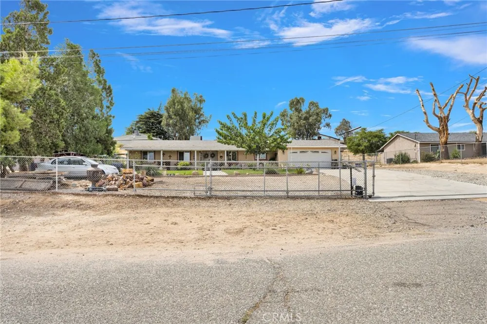 11846 Ivy Avenue Hesperia, CA 92345