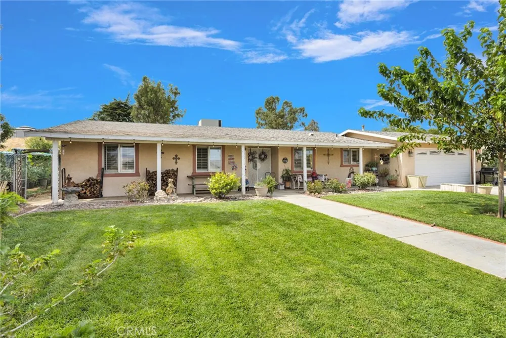 11846 Ivy Avenue Hesperia, CA 92345