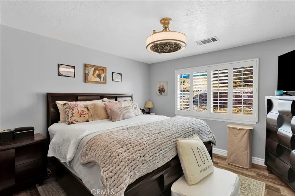 11846 Ivy Avenue Hesperia, CA 92345