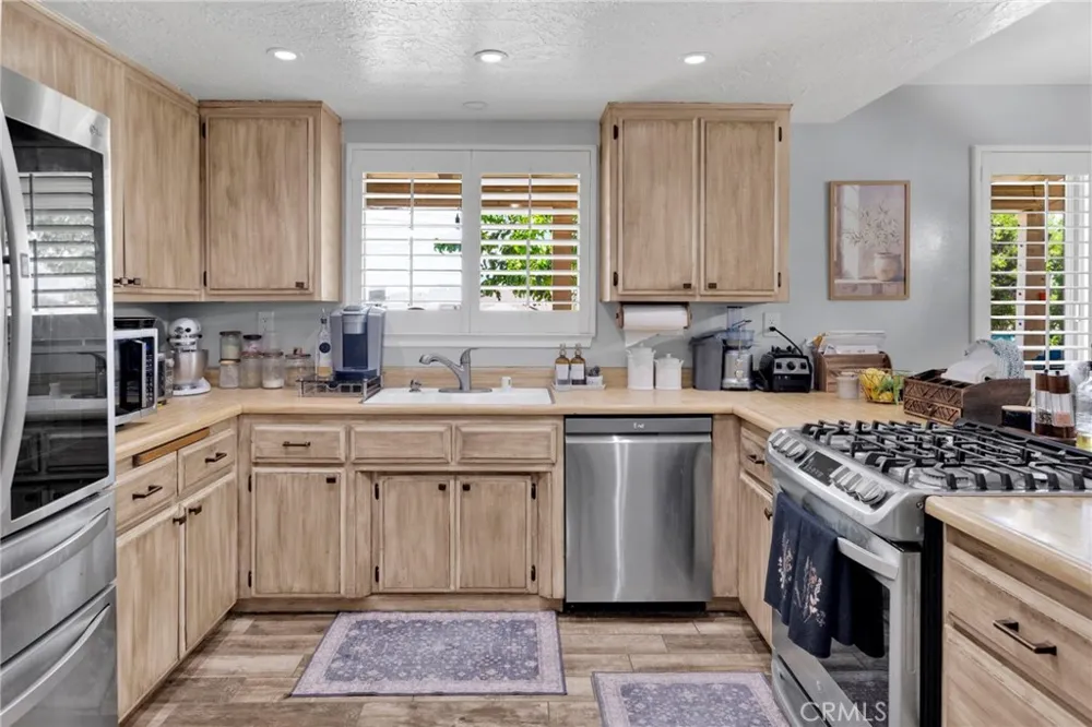 11846 Ivy Avenue Hesperia, CA 92345