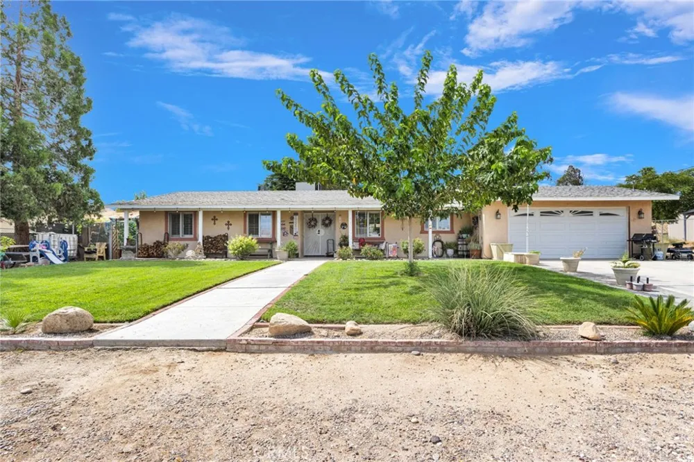 11846 Ivy Avenue Hesperia, CA 92345