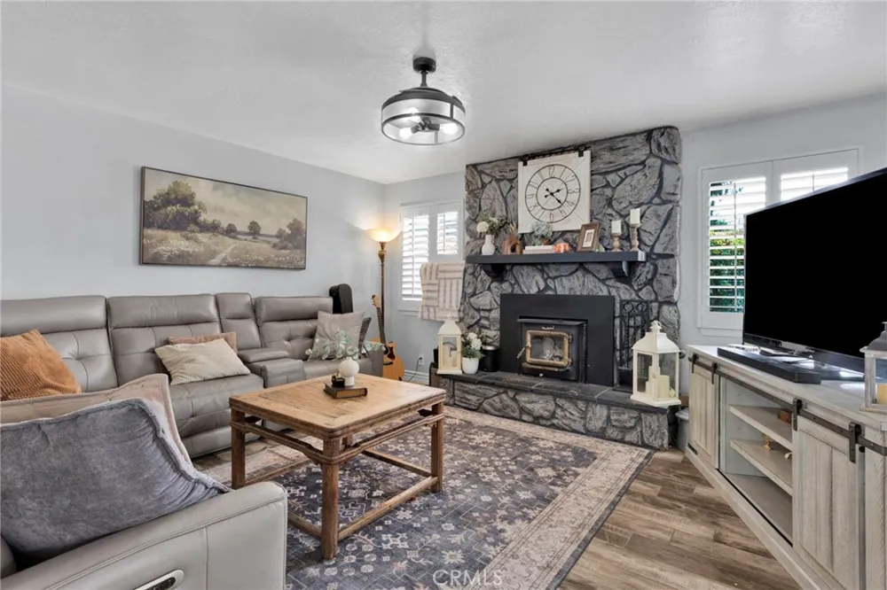 11846 Ivy Avenue Hesperia, CA 92345