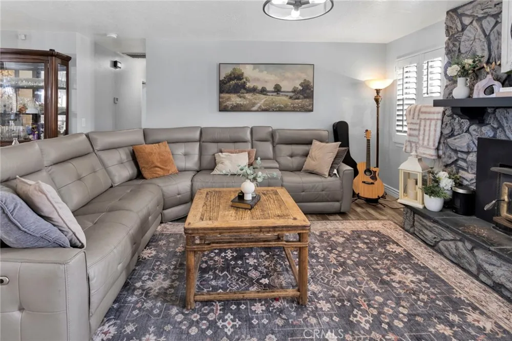 11846 Ivy Avenue Hesperia, CA 92345