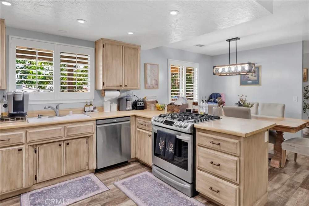 11846 Ivy Avenue Hesperia, CA 92345