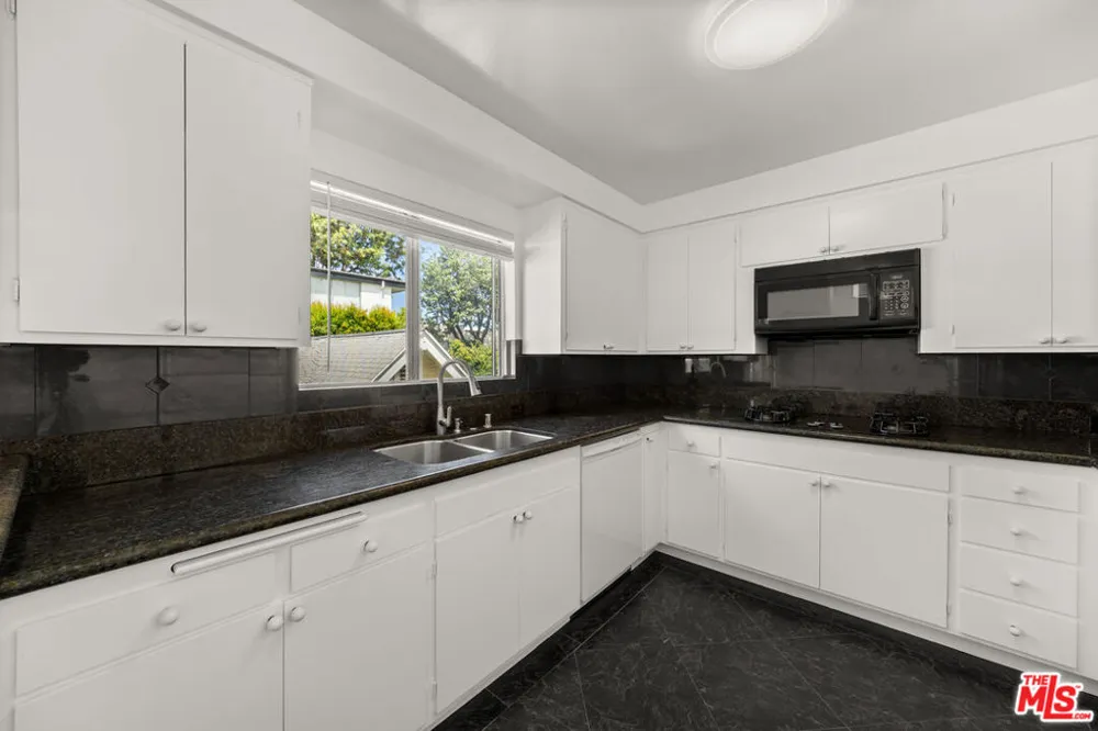 1010 21st Street #1 Santa Monica, CA 90403