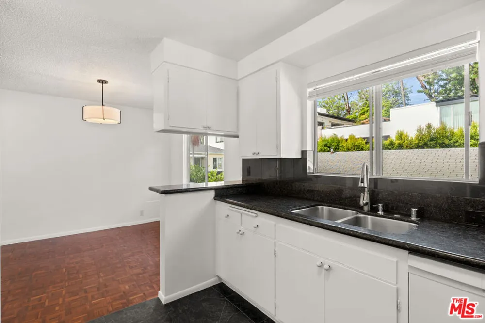 1010 21st Street #1 Santa Monica, CA 90403