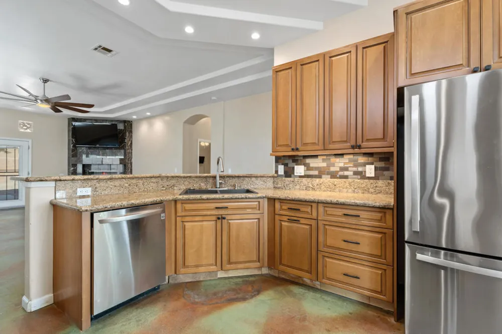 27325 Ventura Drive Cathedral City, CA 92234