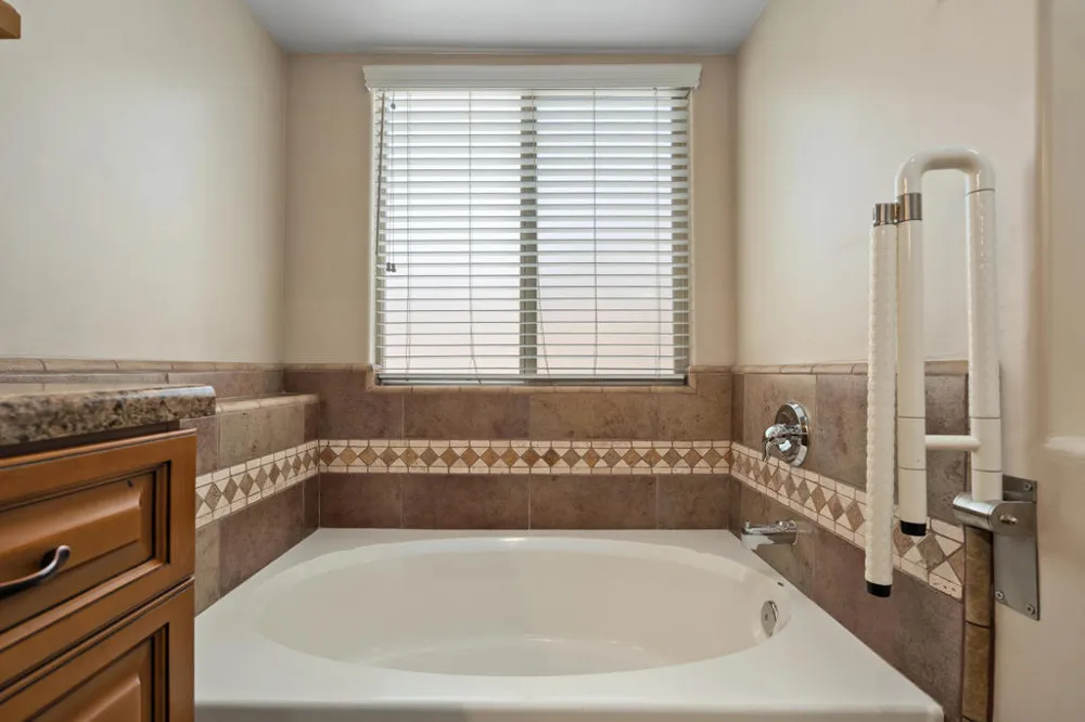 27325 Ventura Drive Cathedral City, CA 92234