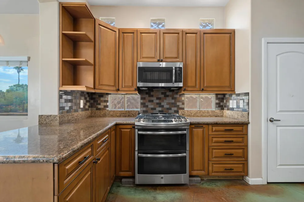 27325 Ventura Drive Cathedral City, CA 92234