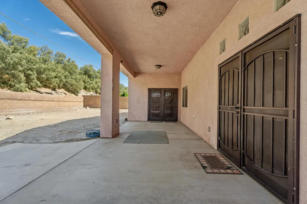27325 Ventura Drive Cathedral City, CA 92234