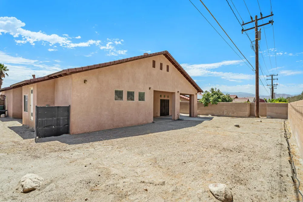 27325 Ventura Drive Cathedral City, CA 92234
