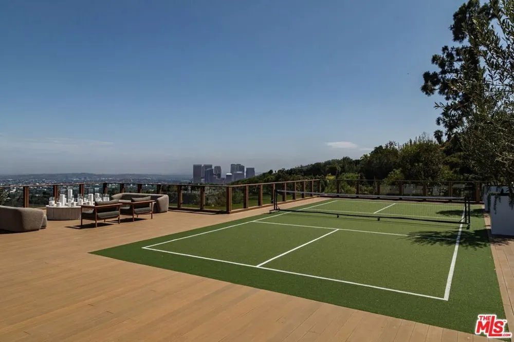 1465 Donhill Drive Beverly Hills, CA 90210