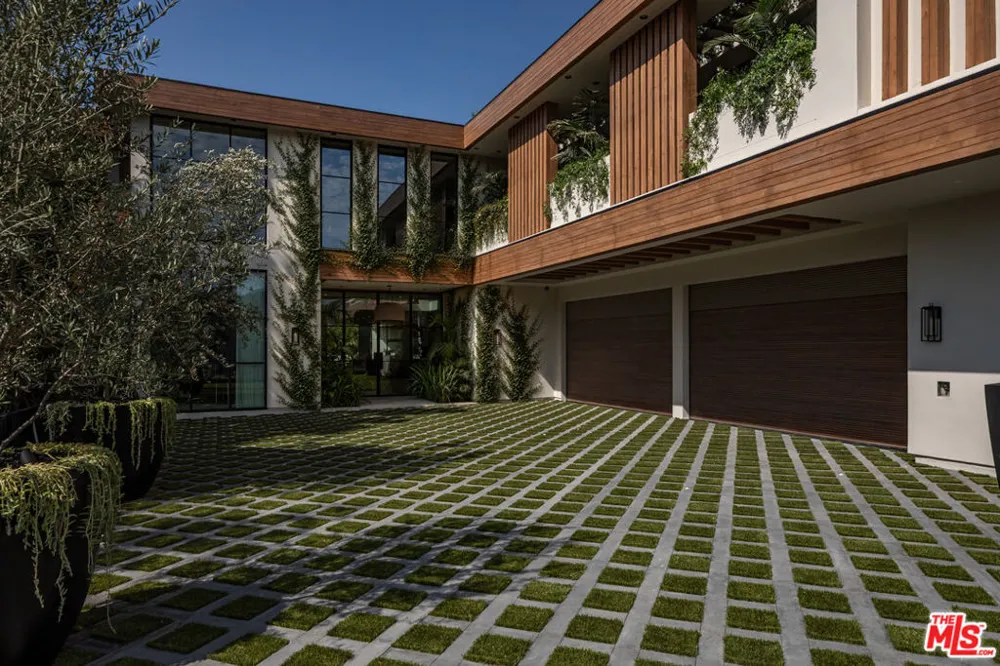 1465 Donhill Drive Beverly Hills, CA 90210