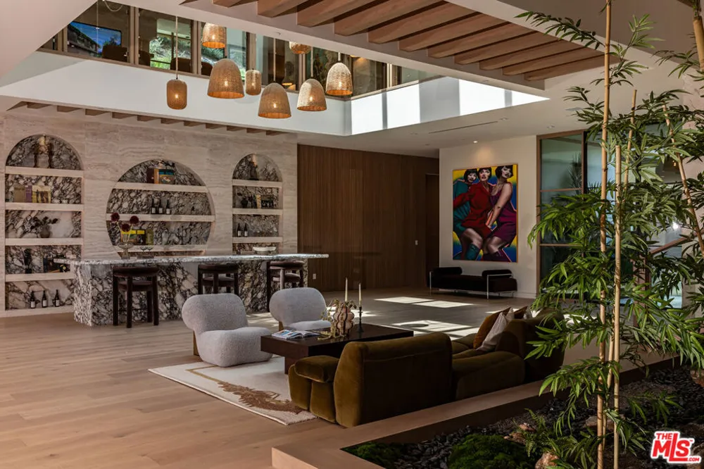 1465 Donhill Drive Beverly Hills, CA 90210