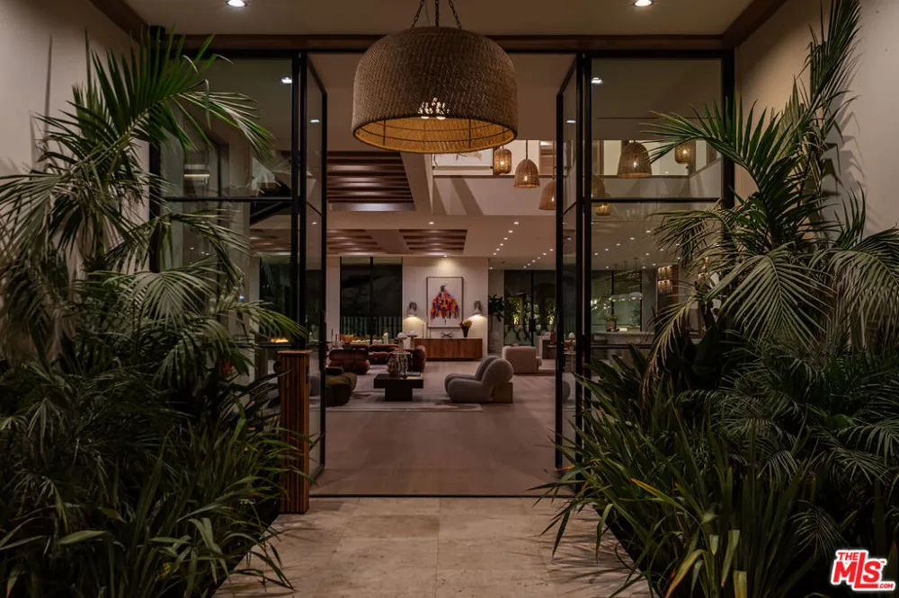 1465 Donhill Drive Beverly Hills, CA 90210
