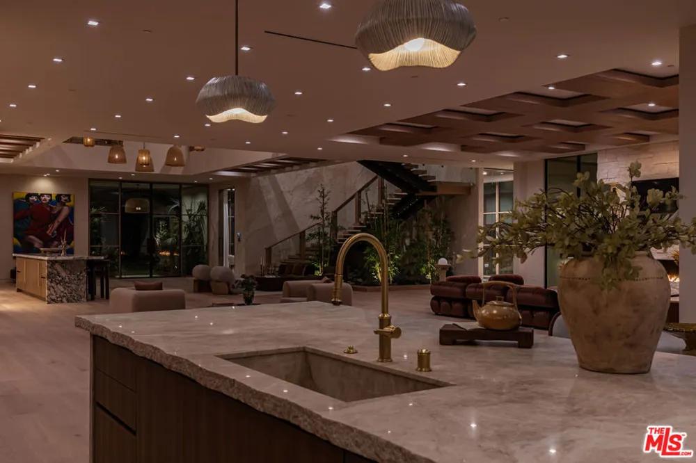 1465 Donhill Drive Beverly Hills, CA 90210