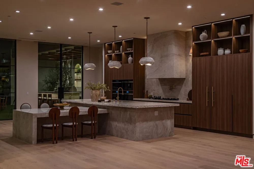 1465 Donhill Drive Beverly Hills, CA 90210