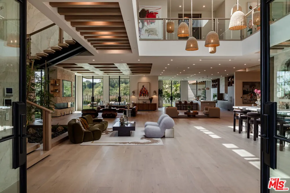 1465 Donhill Drive Beverly Hills, CA 90210