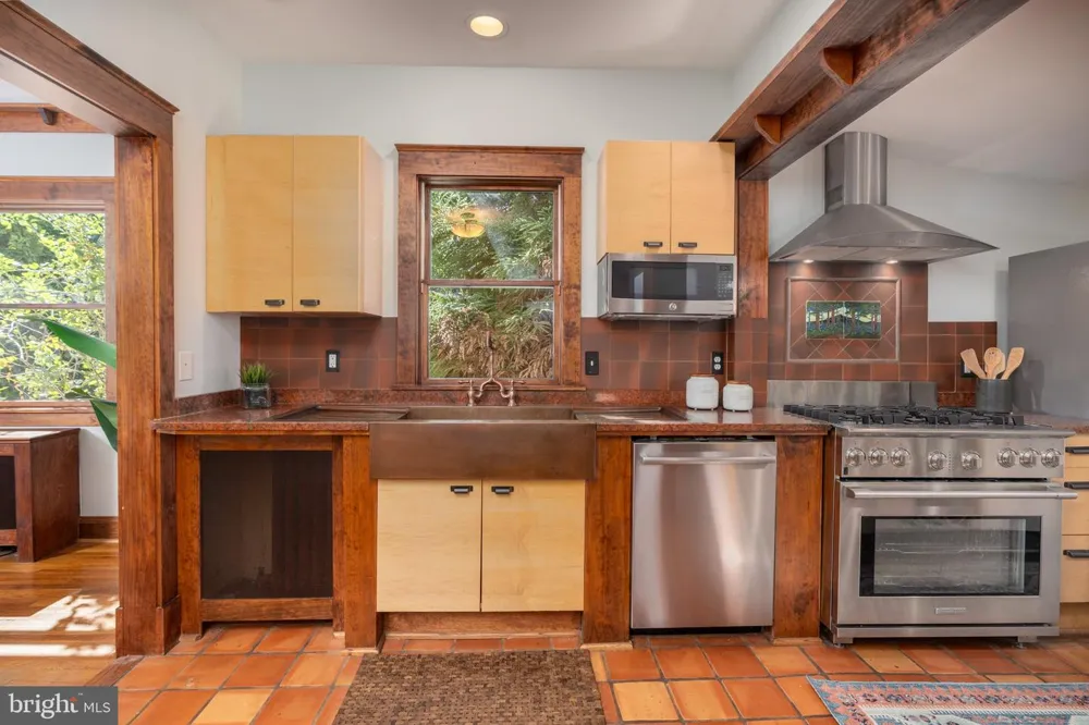 9220 COLUMBIA BOULEVARD Silver Spring, MD 20910