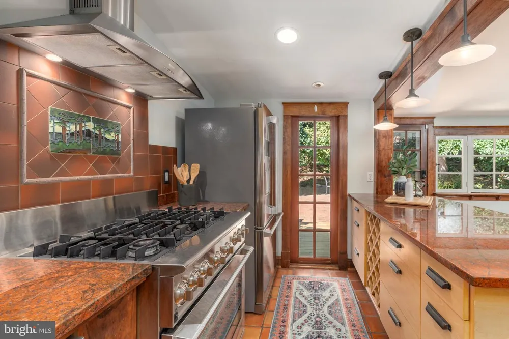 9220 COLUMBIA BOULEVARD Silver Spring, MD 20910