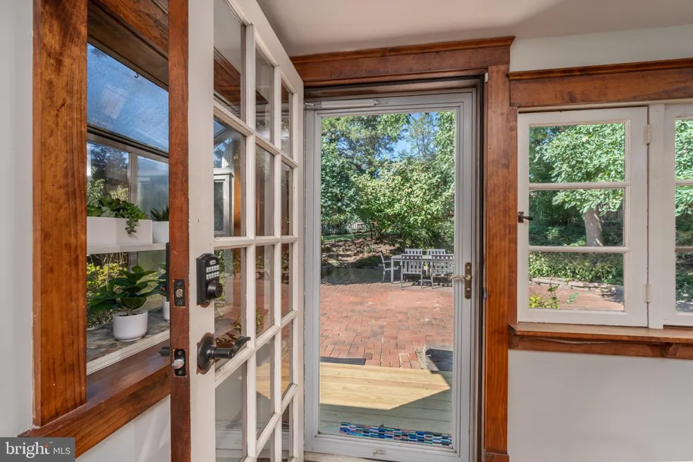 9220 COLUMBIA BOULEVARD Silver Spring, MD 20910