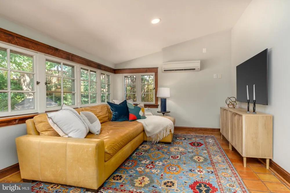9220 COLUMBIA BOULEVARD Silver Spring, MD 20910