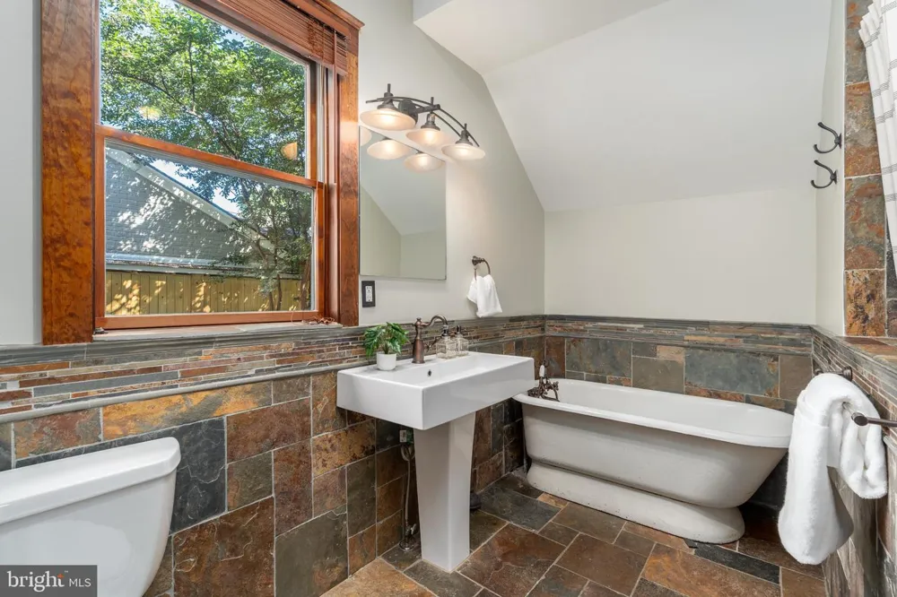 9220 COLUMBIA BOULEVARD Silver Spring, MD 20910