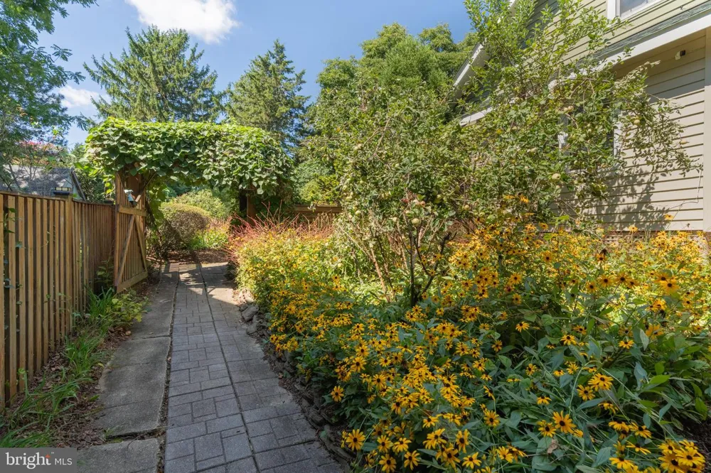 9220 COLUMBIA BOULEVARD Silver Spring, MD 20910
