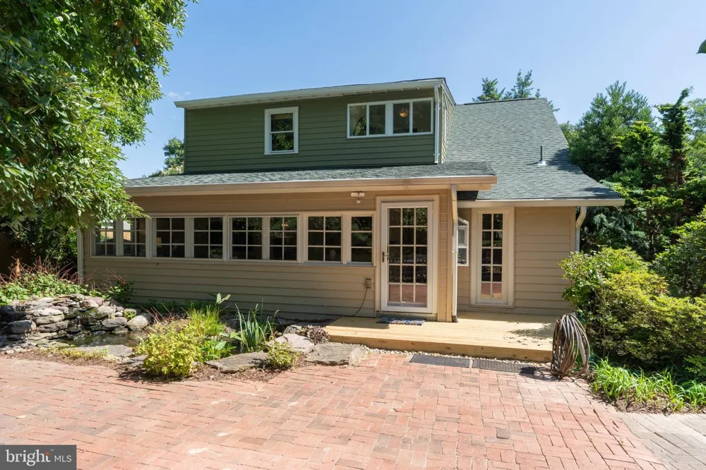 9220 COLUMBIA BOULEVARD Silver Spring, MD 20910