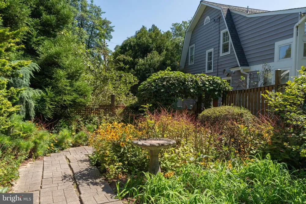 9220 COLUMBIA BOULEVARD Silver Spring, MD 20910