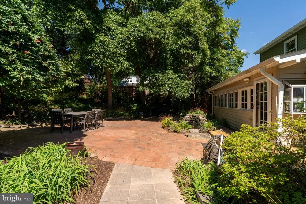 9220 COLUMBIA BOULEVARD Silver Spring, MD 20910