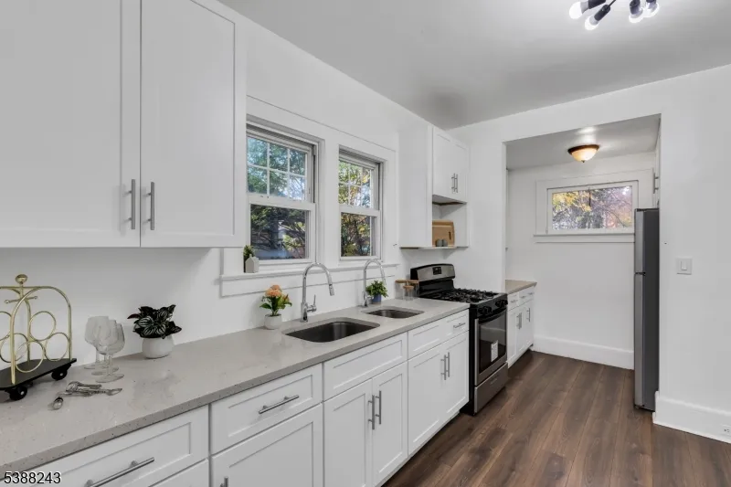 906 Dewitt St Linden City, NJ 07036