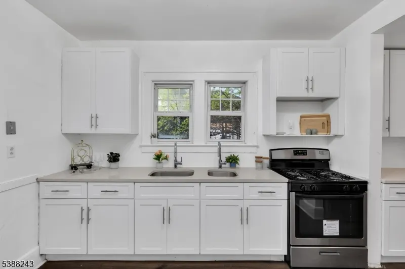 906 Dewitt St Linden City, NJ 07036