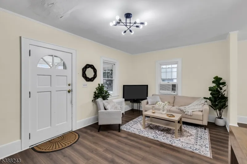 906 Dewitt St Linden City, NJ 07036