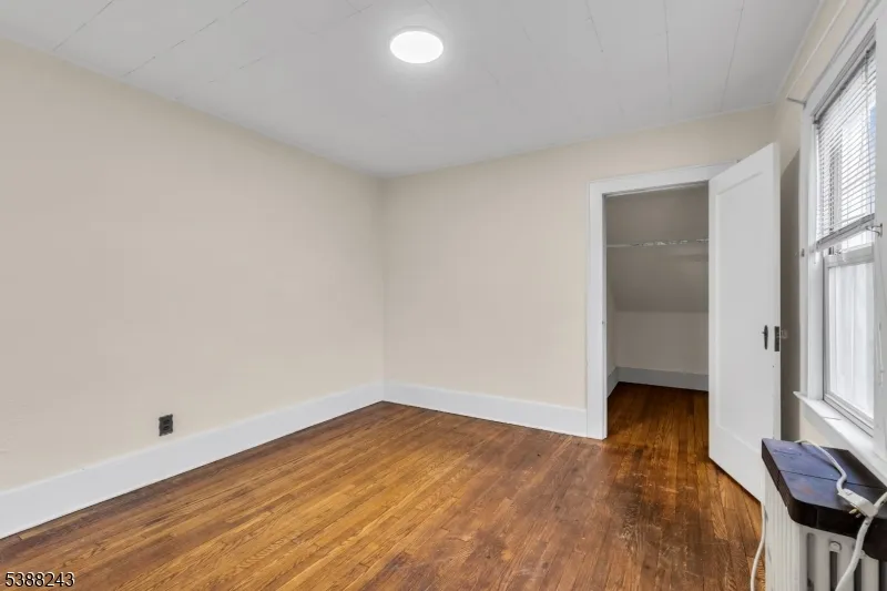906 Dewitt St Linden City, NJ 07036