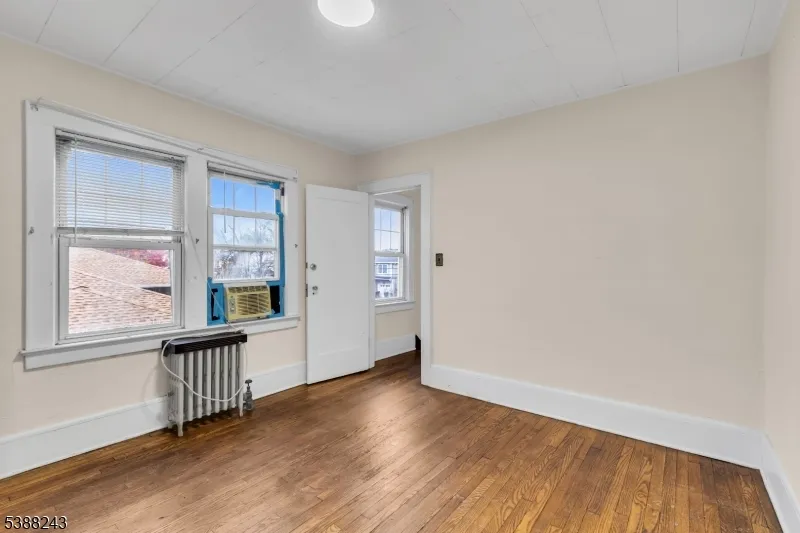 906 Dewitt St Linden City, NJ 07036