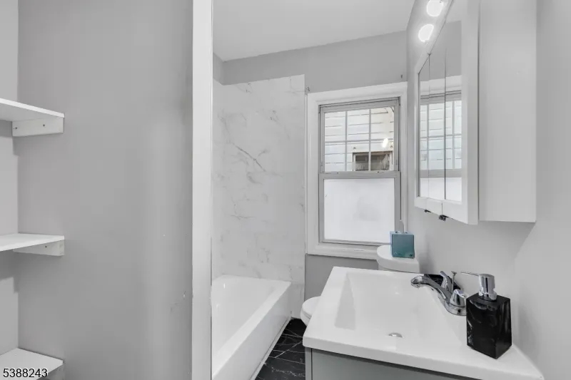 906 Dewitt St Linden City, NJ 07036