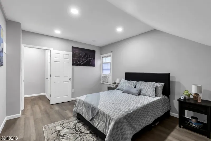 906 Dewitt St Linden City, NJ 07036