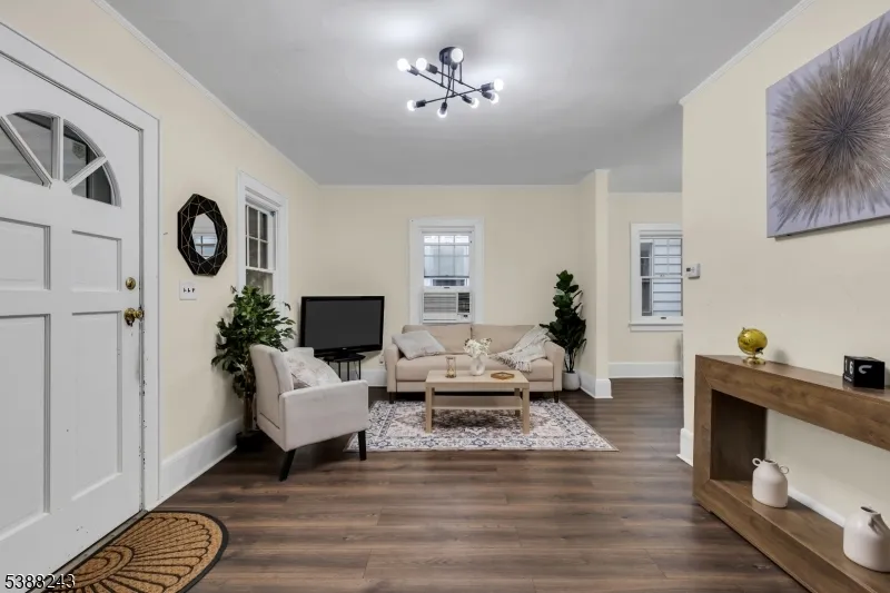 906 Dewitt St Linden City, NJ 07036