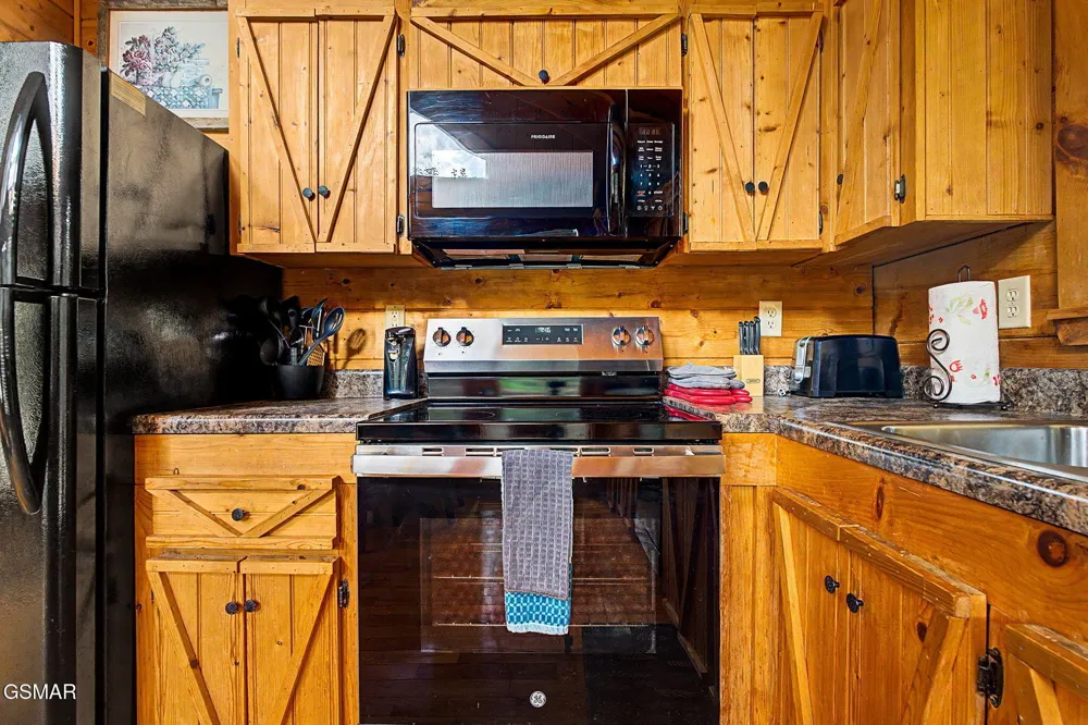 3022 Hatcher Mountain Road Sevierville, TN 37862