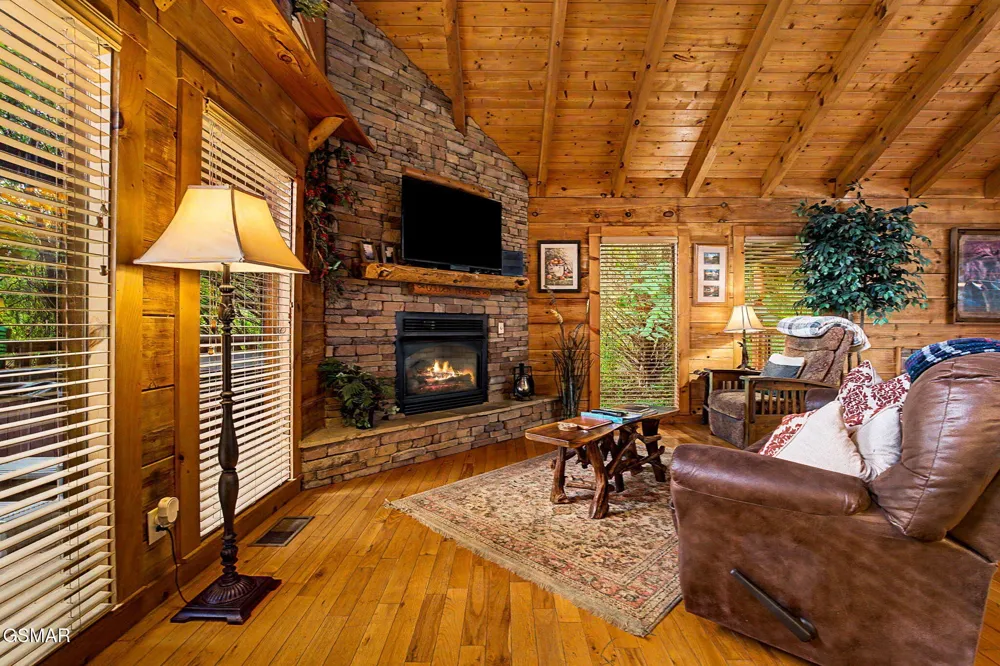 3022 Hatcher Mountain Road Sevierville, TN 37862
