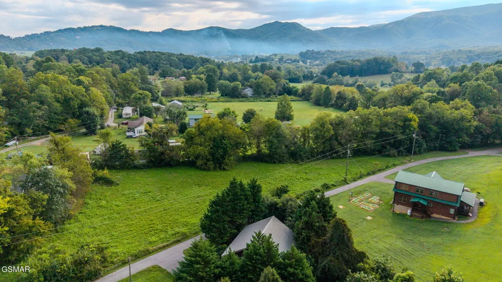 3022 Hatcher Mountain Road Sevierville, TN 37862