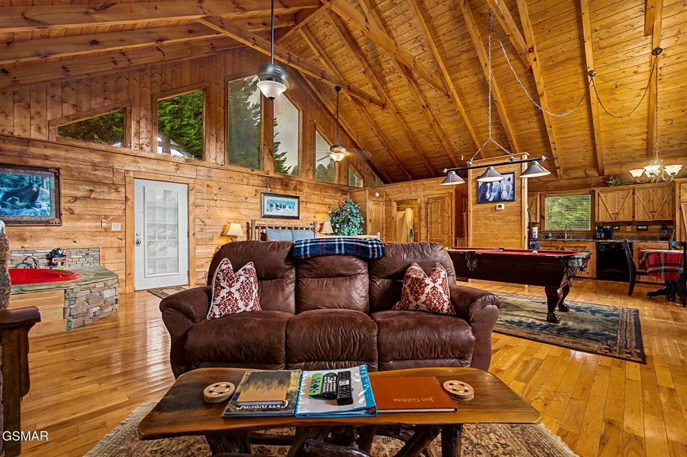 3022 Hatcher Mountain Road Sevierville, TN 37862