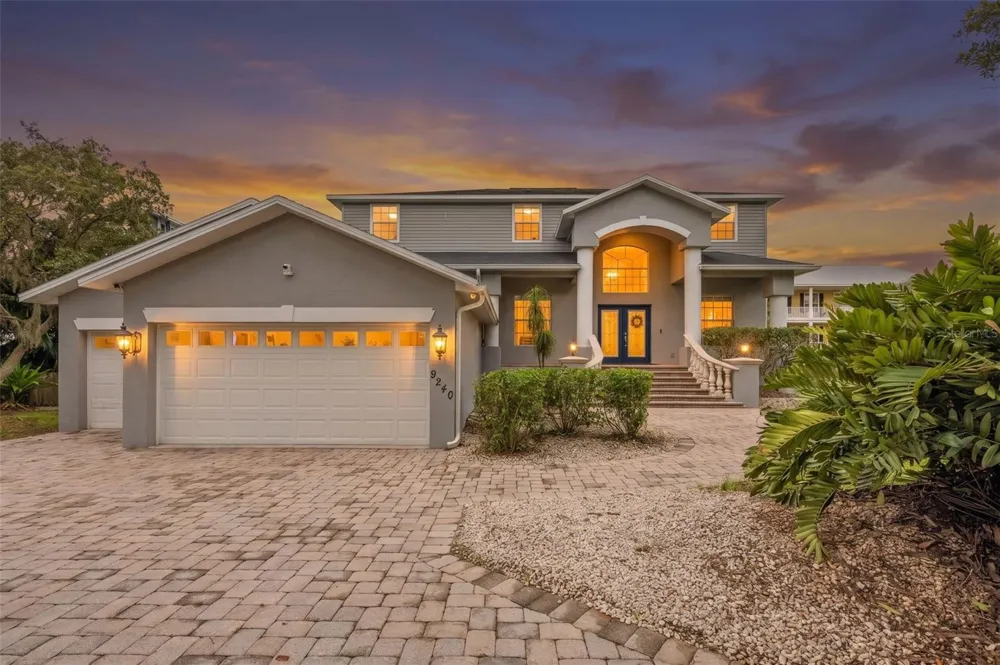 9240 SAN MARTIN BOULEVARD NE St Petersburg, FL 33702