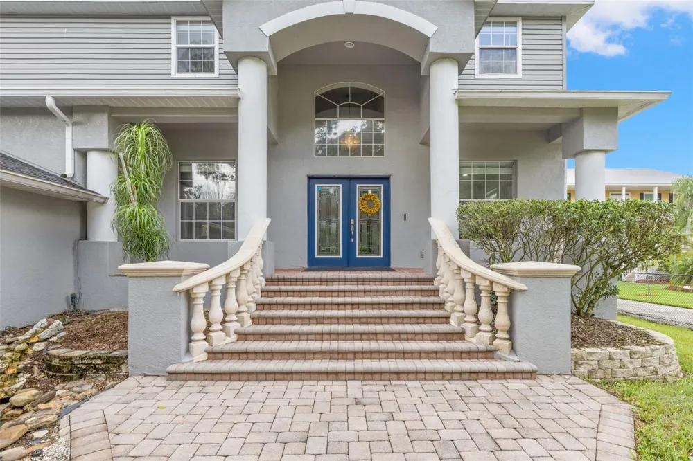 9240 SAN MARTIN BOULEVARD NE St Petersburg, FL 33702