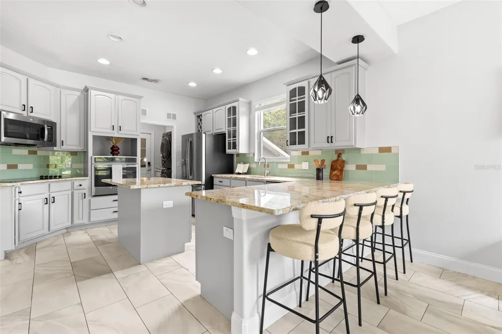 9240 SAN MARTIN BOULEVARD NE St Petersburg, FL 33702