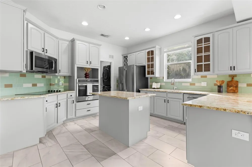 9240 SAN MARTIN BOULEVARD NE St Petersburg, FL 33702